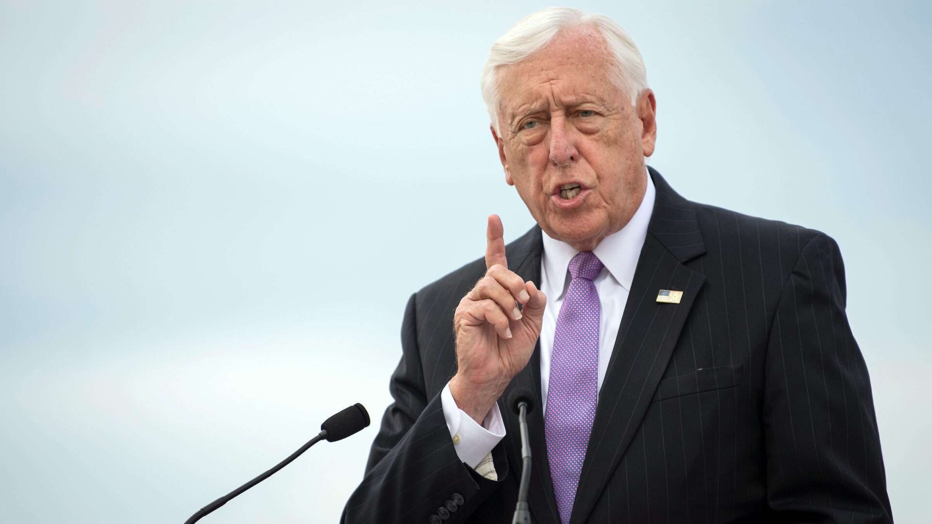 House Majority Leader Steny H. Hoyer says the chamber will take up seven fiscal 2022 spending bills in one bundle the week of July 26.